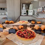 Otel Alexandra Bb & Brunch - Front - Healthy Xxl Breakfast & Brunch Until 12 30 3*