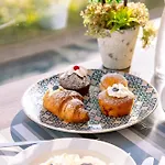 Otel Alexandra Bb & Brunch - Front - Healthy Xxl Breakfast & Brunch Until 12 30 Misano Adriatico