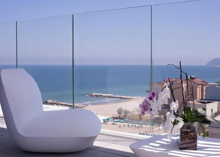 Hotel Alexandra Bb & Brunch - Front - Healthy Xxl Breakfast & Brunch Until 12 30 Misano Adriatico