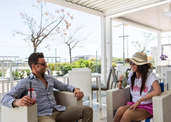 Hotel Alexandra Bb & Brunch - Front - Healthy Xxl Breakfast & Brunch Until 12 30 Misano Adriatico