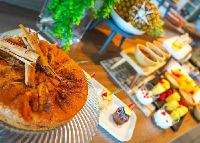 Alexandra Bb & Brunch - Front - Healthy Xxl Breakfast & Brunch Until 12 30 Hotel 3*