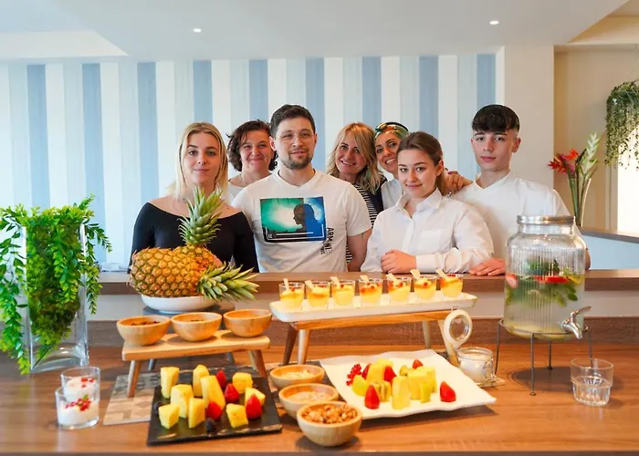 Alexandra Bb & Brunch - Front - Healthy Xxl Breakfast & Brunch Until 12 30 - Parking Included Szálloda 3*