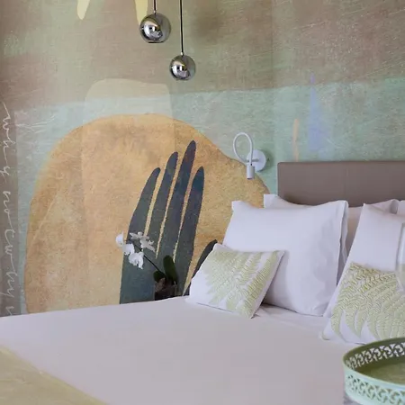 מלון Alexandra B&B & Brunch -Beach Front Parking Included