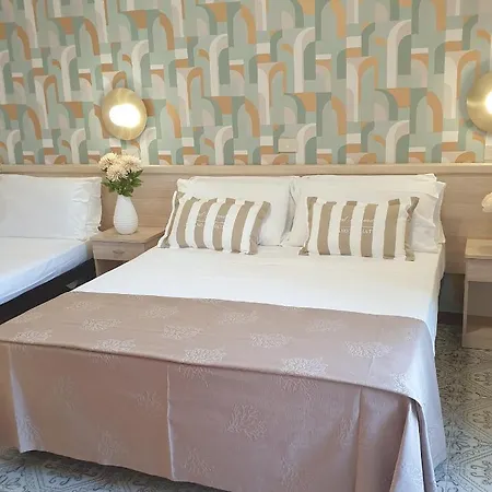 Alexandra - Front - Healthy Xxl Breakfast & Brunch Until 12 30 - Parking Included Hotel