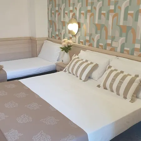מלון Alexandra B&B & Brunch -Beach Front Parking Included מיסאנו אדריאטיקו