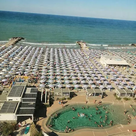 מלון Alexandra B&B & Brunch -Beach Front Parking Included