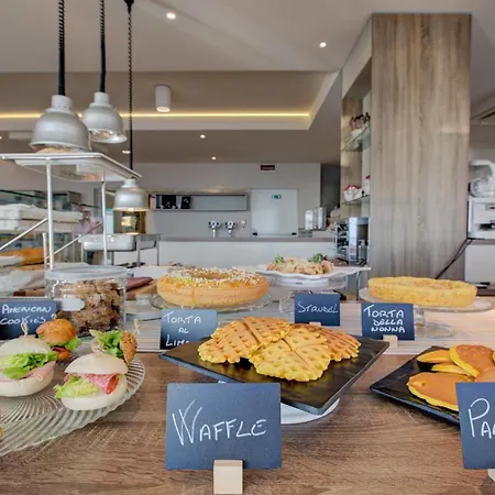 Alexandra - Front - Healthy Xxl Breakfast & Brunch Until 12 30 - Parking Included