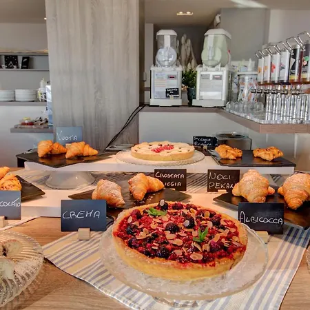 Hotel Alexandra - Colazione Xxl&brunch Fino 12 E 30 3*