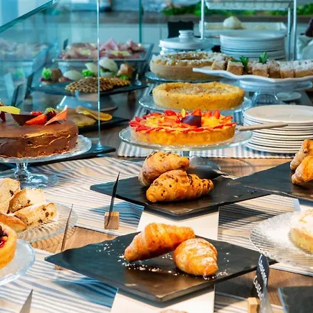 Alexandra - Front - Healthy Xxl Breakfast & Brunch Until 12 30 - Parking Included Misano Adriatico
