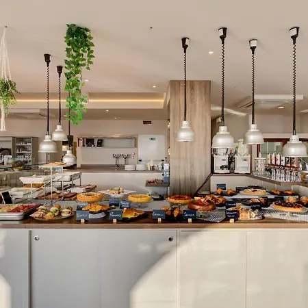 Hotel Alexandra - Front - Healthy Xxl Breakfast & Brunch Until 12 30 - Parking Included