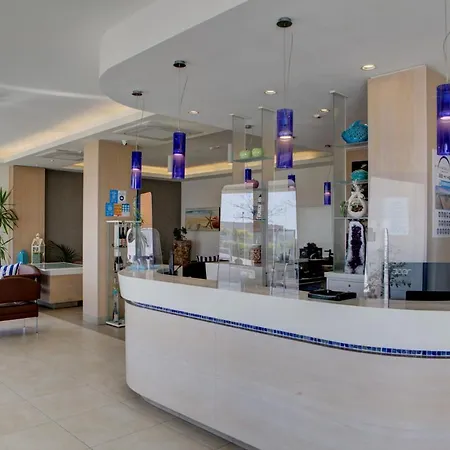 Alexandra - Front - Healthy Xxl Breakfast & Brunch Until 12 30 - Parking Included Hotel 3*