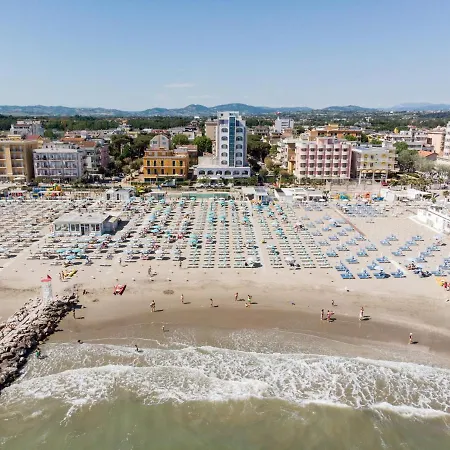 Alexandra - Front - Healthy Xxl Breakfast & Brunch Until 12 30 - Parking Included Misano Adriatico