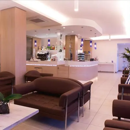 מלון Alexandra B&B & Brunch -Beach Front Parking Included מיסאנו אדריאטיקו