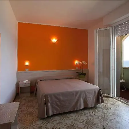 Alexandra B&B & Brunch -Beach Front Parking Included 3* מיסאנו אדריאטיקו