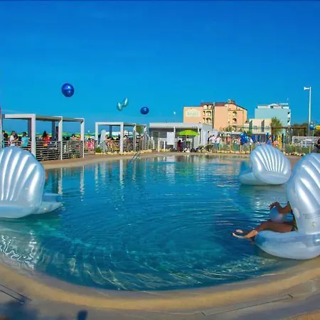 Alexandra Bb & Brunch - Front - Healthy Xxl Breakfast & Brunch Until 12 30 - Parking Included