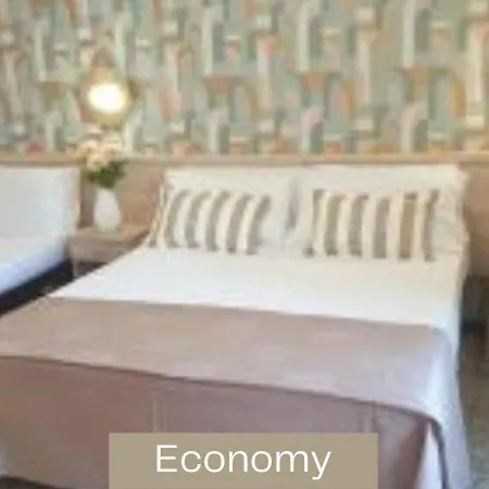 Alexandra B&B & Brunch -Beach Front Parking Included מלון 3*