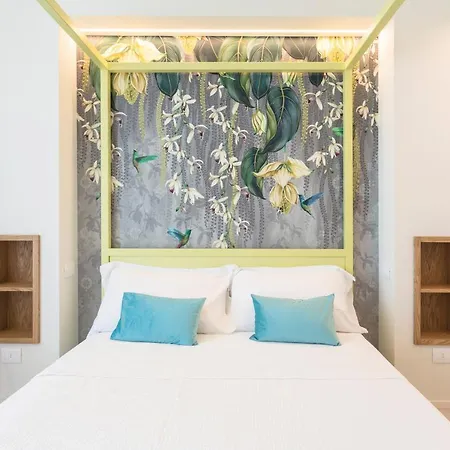 Alexandra B&B & Brunch -Beach Front Parking Included מלון 3*