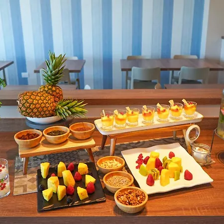 Hotel Alexandra - Front - Healthy Xxl Breakfast & Brunch Until 12 30 - Parking Included Misano Adriatico