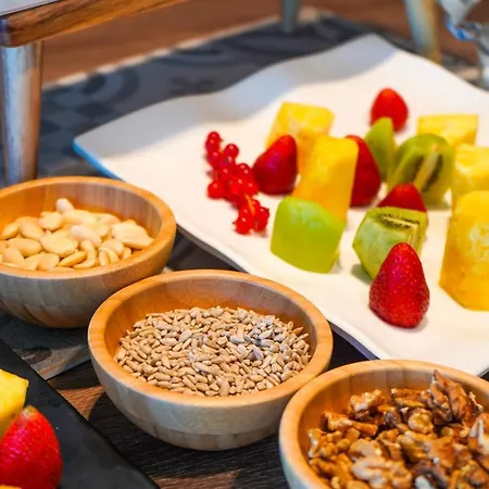 Hotel Alexandra - Front - Healthy Xxl Breakfast & Brunch Until 12 30 - Parking Included