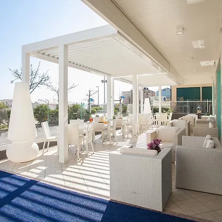 Alexandra - Front - Healthy Xxl Breakfast & Brunch Until 12 30 - Parking Included Hotel 3*