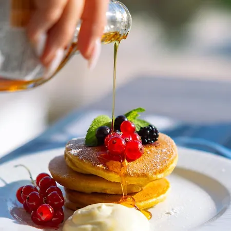 Alexandra B&B & Brunch -Beach Front Parking Included מלון מיסאנו אדריאטיקו