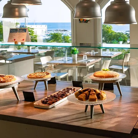 Alexandra B&B & Brunch -Beach Front Parking Included 3* מיסאנו אדריאטיקו