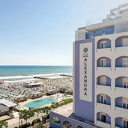Alexandra & Brunch -beach Front Parking Included