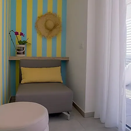 Hotel Alexandra & Brunch -beach Front Parking Included 3*