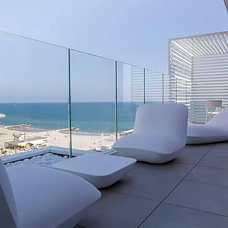 Alexandra & Brunch -beach Front Parking Included Misano Adriatico
