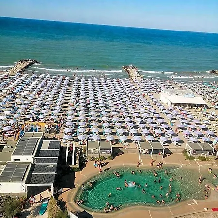 Alexandra & Brunch -beach Front Parking Included 3*