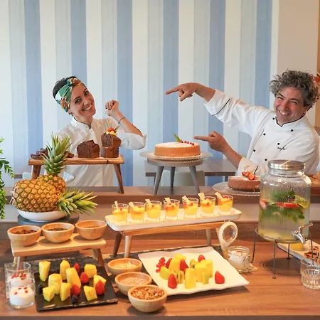 Alexandra & Brunch -beach Front Parking Included 3*