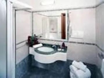 Alexandra B&B & Brunch -Beach Front Parking Included מלון 3*