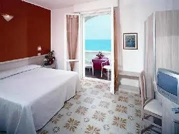 Alexandra & Brunch -beach Front Parking Included