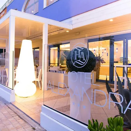 Alexandra B&B & Brunch -Beach Front Parking Included 3*