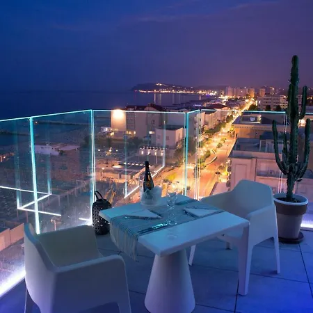 Alexandra B&B & Brunch -Beach Front Parking Included 3*