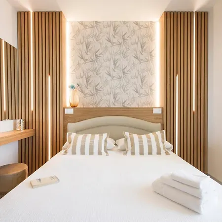 Hotel Alexandra - Front - Healthy Xxl Breakfast & Brunch Until 12 30 - Parking Included
