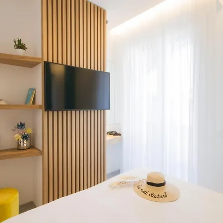 Alexandra Bb & Brunch - Front - Healthy Xxl Breakfast & Brunch Until 12 30 - Parking Included Misano Adriatico