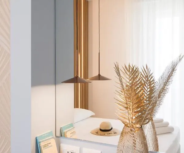 Alexandra Bb & Brunch - Front - Healthy Xxl Breakfast & Brunch Until 12 30 - Parking Included ميسانو ادرياتيكو