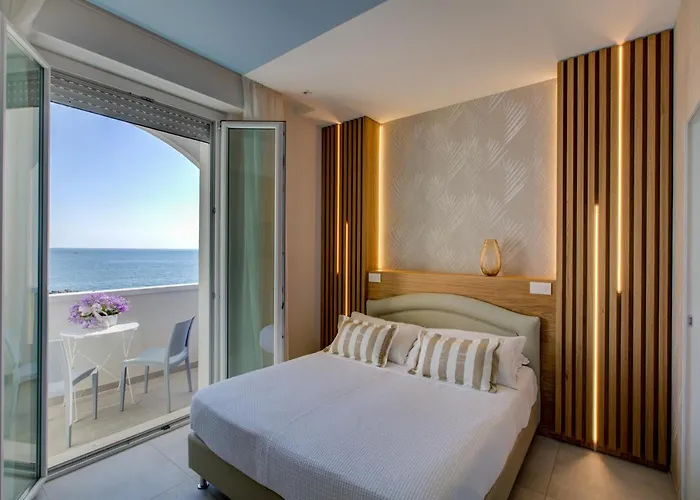 فندق Alexandra Bb & Brunch - Front - Healthy Xxl Breakfast & Brunch Until 12 30 - Parking Included 3*