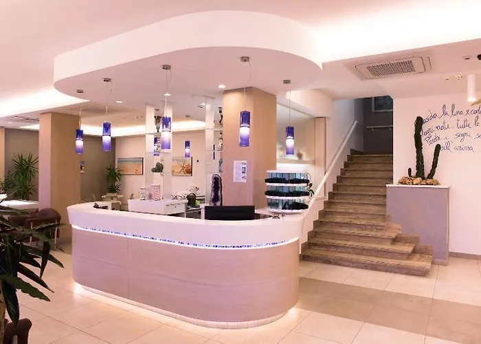 Alexandra Bb & Brunch - Front - Healthy Xxl Breakfast & Brunch Until 12 30 Hotell Misano Adriatico