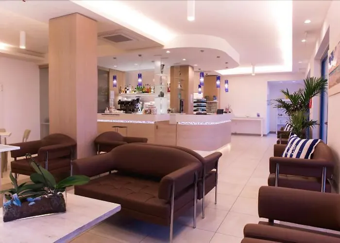 Hotell Alexandra Bb & Brunch - Front - Healthy Xxl Breakfast & Brunch Until 12 30 Misano Adriatico