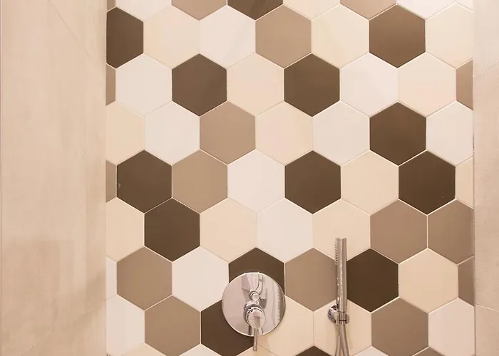 Alexandra Bb & Brunch - Front - Healthy Xxl Breakfast & Brunch Until 12 30 - Parking Included