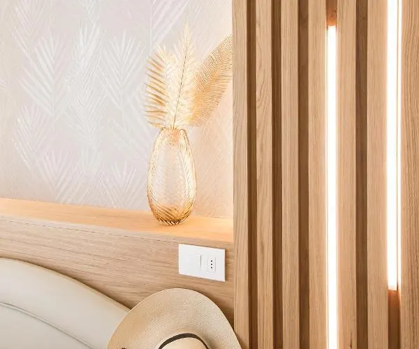 Alexandra Bb & Brunch - Front - Healthy Xxl Breakfast & Brunch Until 12 30 Hotell