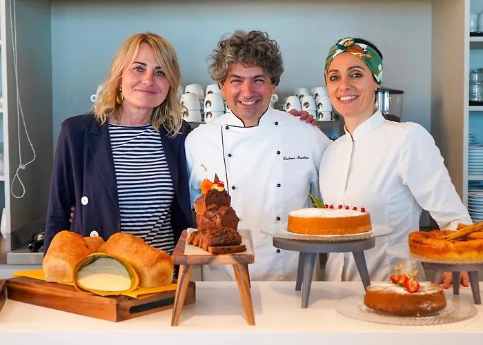 Alexandra Bb & Brunch - Front - Healthy Xxl Breakfast & Brunch Until 12 30 Hotell 3*