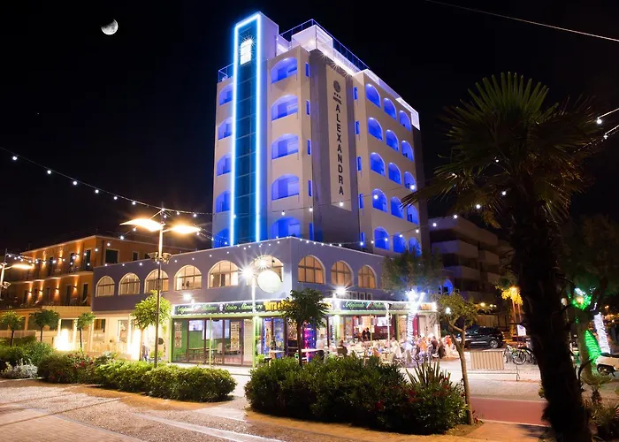 Alexandra Bb & Brunch - Front - Healthy Xxl Breakfast & Brunch Until 12 30 Hotell 3*